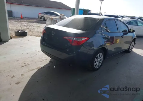 2015 Toyota Corolla Le z USA, uszkodzony, nr VIN 5YFBURHE9FP315735